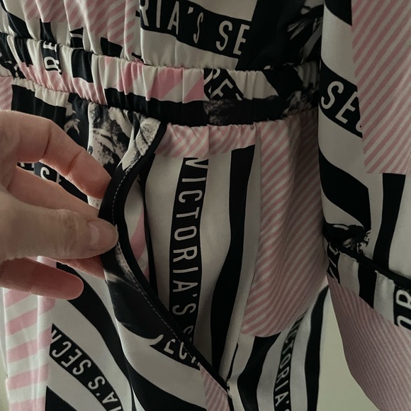 Victoria’s Secret Silky Pj Romper Size Large - Picture 5 of 15